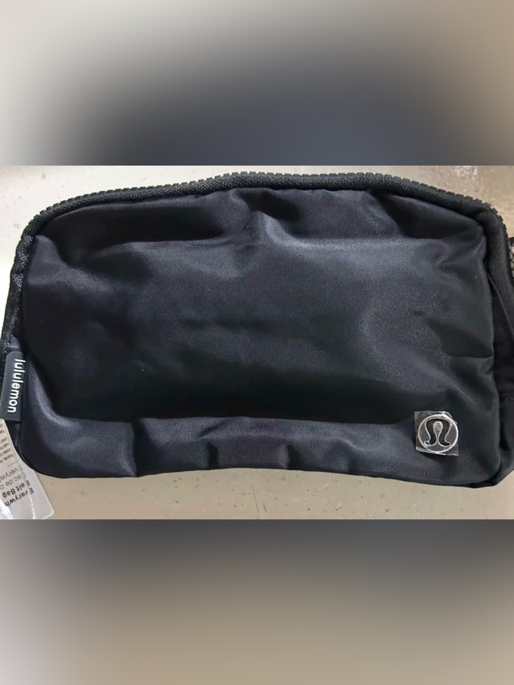 1:1 lululemon Everywhere Belt Bag (black w/ silver hardware)